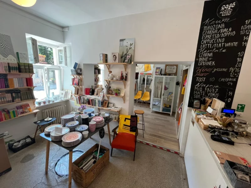 Kinokawiarnia Zdrowie Kawiarnia i ceramika