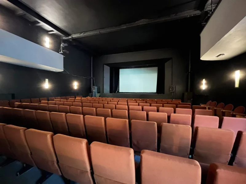 Kinoteatr zdrowie sala kinowa