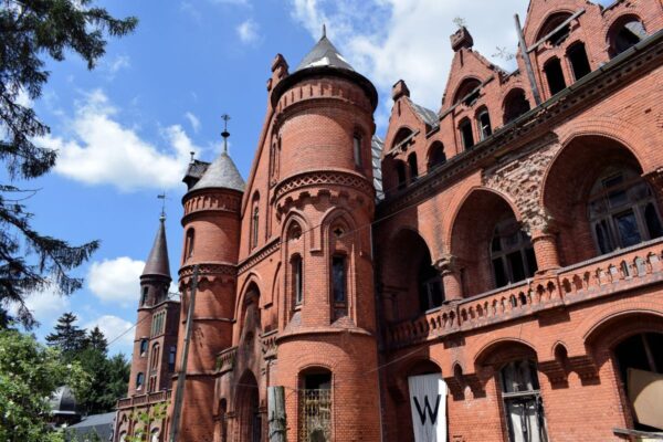 fundacja_z28687744IHG,Dawne-sanatorium-doktora-Brehmera--tzw--nowy-Kurha