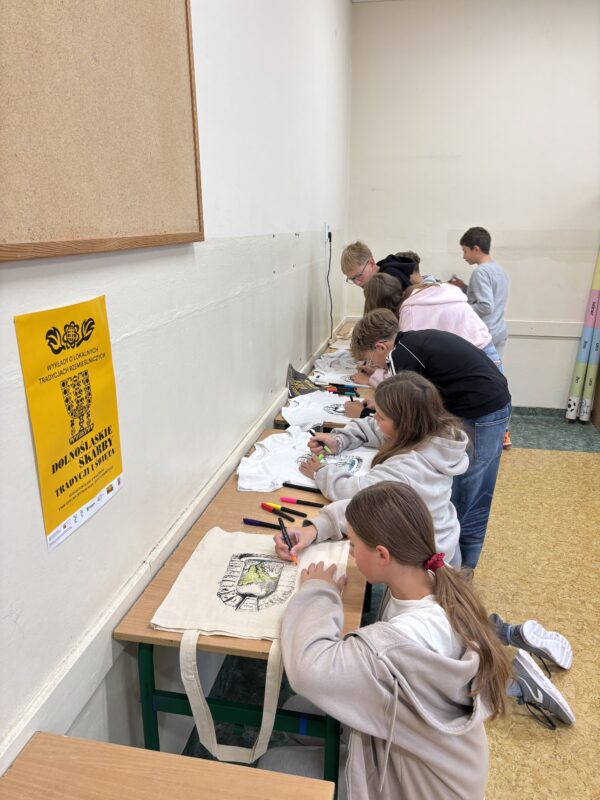 Warsztaty 10_25_Kowalowa_Dolnoślaskie Skarby Tradycji i Święta00025