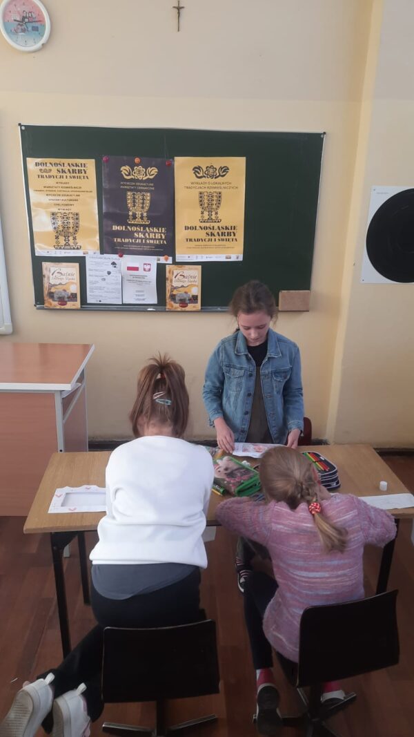 warsztaty opowiadania bajek i ilustracji_Sokolowsko_24_09_2500018